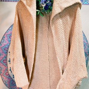 Free People Sweater !!